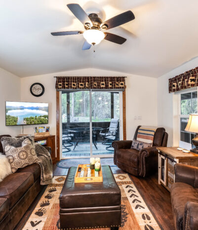 Accommodations at West Glacier Bear Cabin. King bed, air conditioning, kayaks, paddleboards and e-bikes are all included in your stay and on-site for your unlimited use. At West Glacier Bear Cabin, you’re close to the trails and Lake McDonald. Enjoy this special 2 bedroom, 1 bath cabin in Apgar Village.