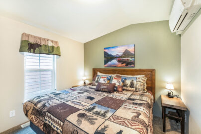 Accommodations at West Glacier Bear Cabin. King bed, air conditioning, kayaks, paddleboards and e-bikes are all included in your stay and on-site for your unlimited use. At West Glacier Bear Cabin, you’re close to the trails and Lake McDonald. Enjoy this special 2 bedroom, 1 bath cabin in Apgar Village.